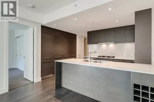 312, 1025 5 Avenue SW, Calgary, AB T2P1N4