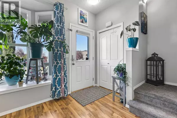 Airdrie, AB T4B0A3,403, 703 Luxstone Square SW