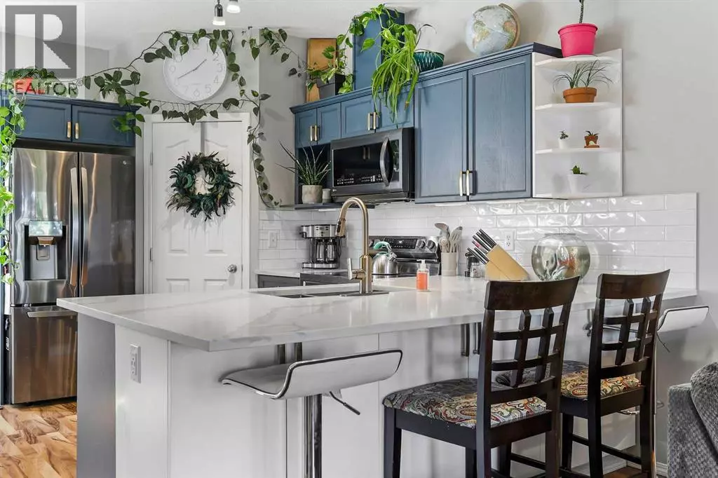 Airdrie, AB T4B0A3,403, 703 Luxstone Square SW