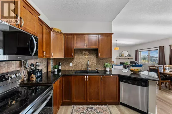 Calgary, AB T3G0B7,528 Rocky Vista Gardens NW