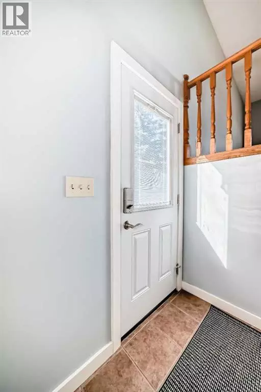 Calgary, AB T2A2J5,42 Pennsburg Way SE