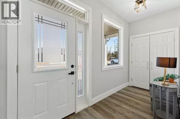 Sundre, AB T0M1X0,27, 610 4 Avenue SW