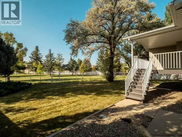 Lethbridge, AB T1K6K9,148 Mt Blakiston Bay W