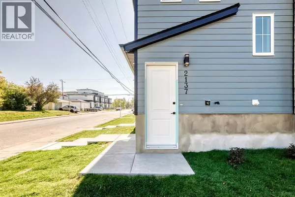 Calgary, AB T2M1L7,2121 13 Street NW