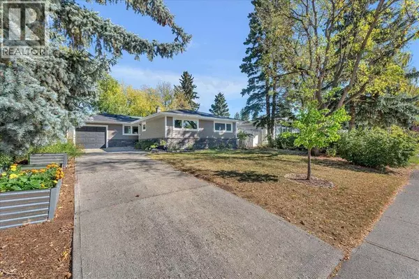 Calgary, AB T3C3H3,74 Walnut Drive SW