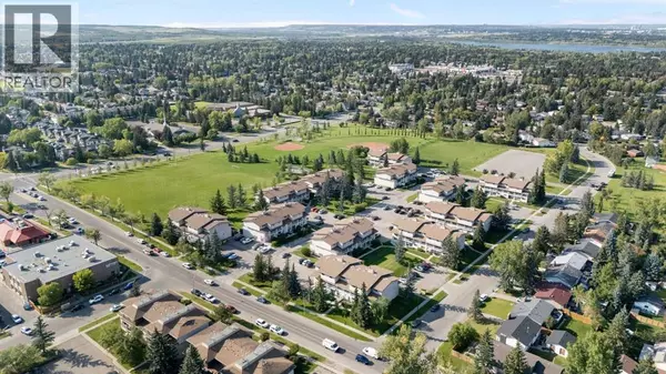 Calgary, AB T2W1C5,42, 11407 Braniff Road SW