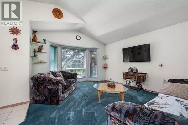 Calgary, AB T3J3G9,56 Martinwood Way NE