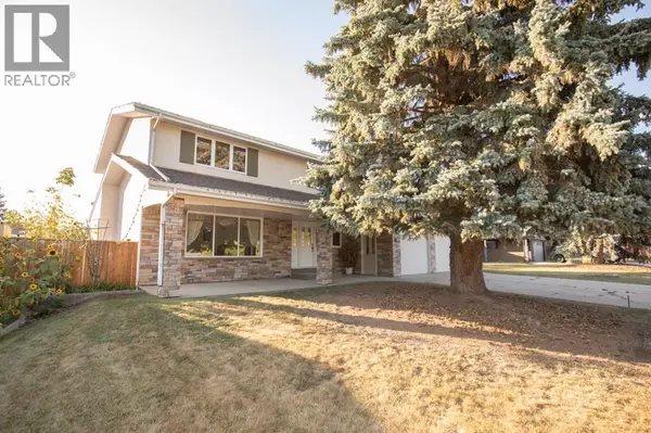 29 Allan Close, Red Deer, AB T4R1A4
