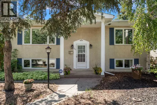 Calgary, AB T2L1T1,3251 Bearspaw Drive NW