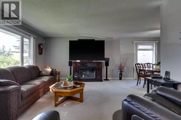 Calgary, AB T2A4W7,360 Malvern Close NE