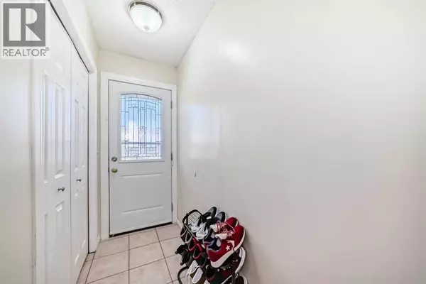 Calgary, AB T3J1N2,31 Castleglen Crescent NE