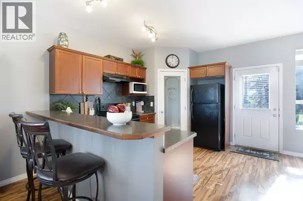 Airdrie, AB T4B0A3,404, 703 Luxstone Square SW