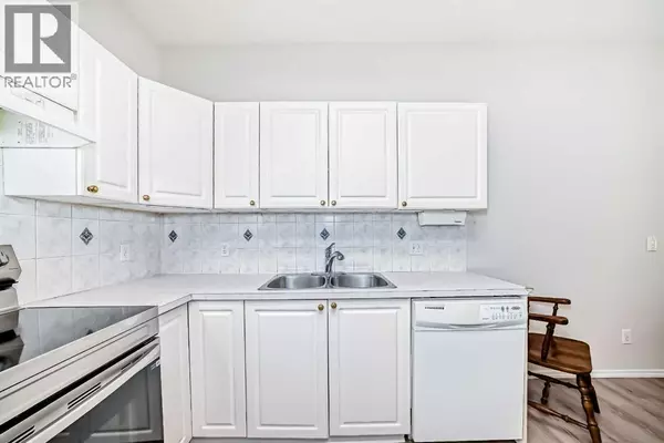 Calgary, AB T3E6S7,112, 2850 51 Street SW