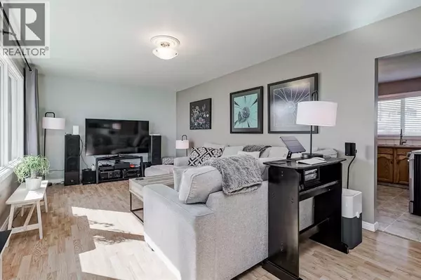 Calgary, AB T2B0Z4,1813 38 Street SE