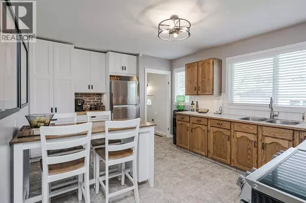 Calgary, AB T2B0Z4,1813 38 Street SE