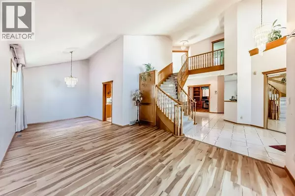 Calgary, AB T3K3M4,17 Santana Manor NW