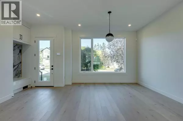 Calgary, AB T2M1W2,2015 23 Avenue NW