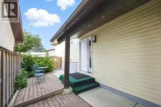Calgary, AB T3J1K3,6336 Falton Road NE