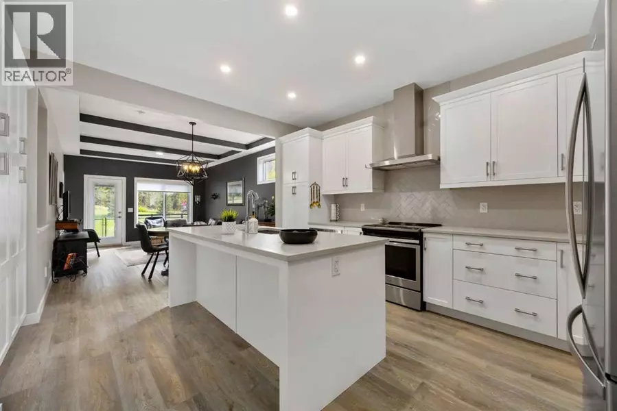 84 Riviera Court, Cochrane, AB T4C2V8