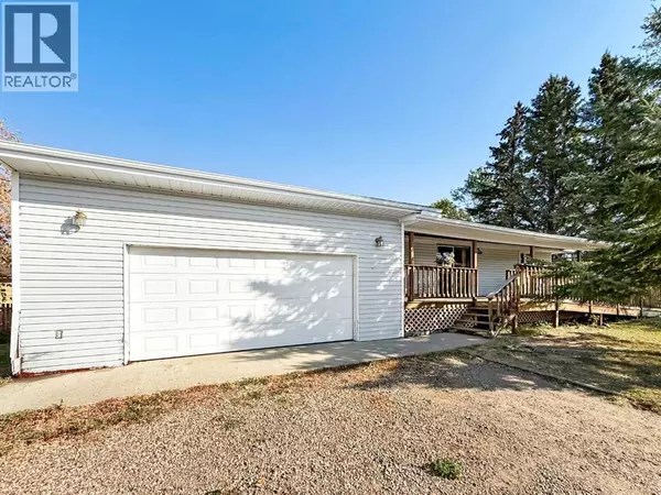 5002 49 Avenue, Botha, AB T0C0N0