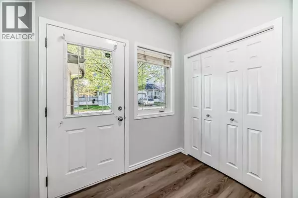 Calgary, AB T3H4T8,92 simcoe Place SW