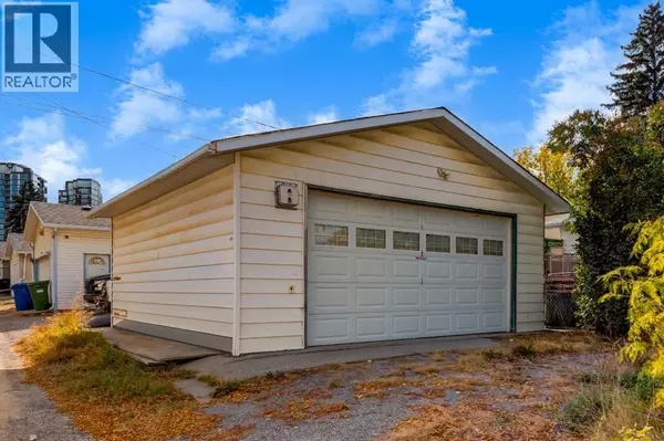 Calgary, AB T3B2S5,7711 Bowcliffe Crescent NW