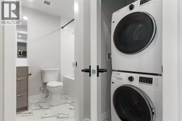 Calgary, AB T2N5G5,451, 110 18A Street NW