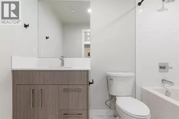 Calgary, AB T2N5G5,451, 110 18A Street NW