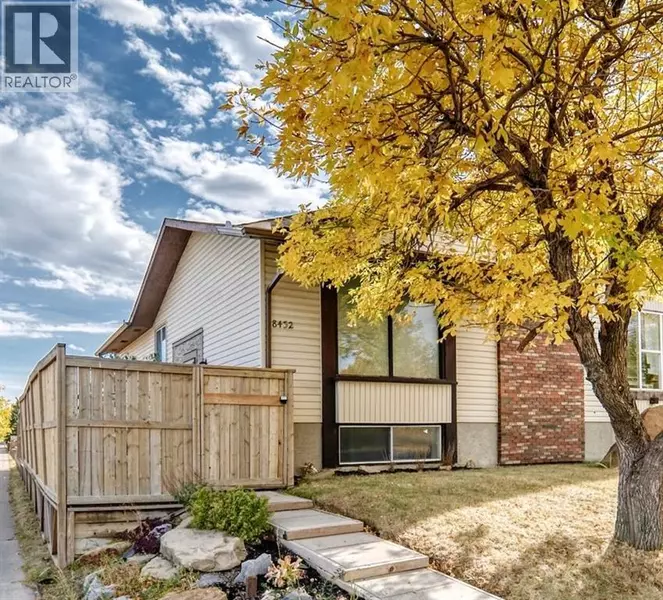 8432 Berkley Road NW, Calgary, AB T3K1B4