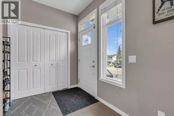 Calgary, AB T2Z5E4,93 Copperstone Common SE
