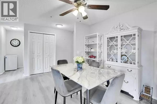 Airdrie, AB T4B3H6,6211, 304 Mackenzie Way SW