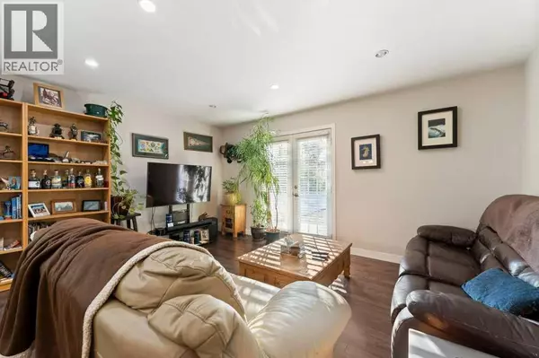 Calgary, AB T3B2P4,4640 81 Street NW