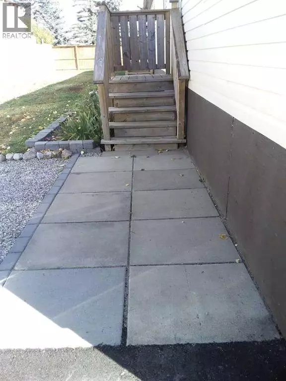 High River, AB T1V1J6,236 Polar Avenue NE