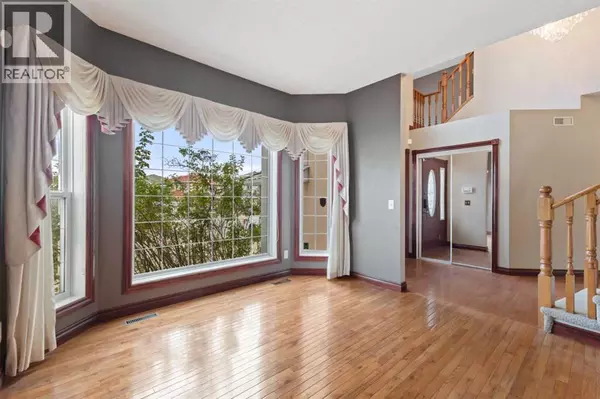 Calgary, AB T3J3T8,253 Coral Shores Cape NE