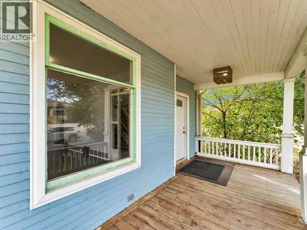 Medicine Hat, AB t1a4e4,261 4 Street SW