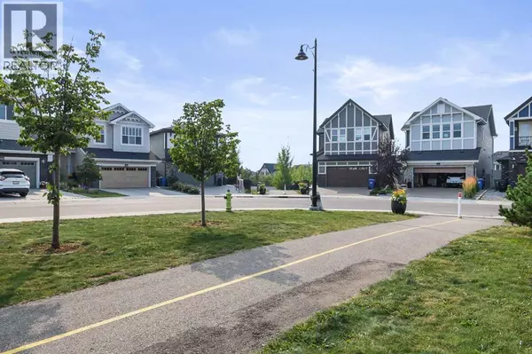 Calgary, AB T3H1Y7,186 West Grove Point SW