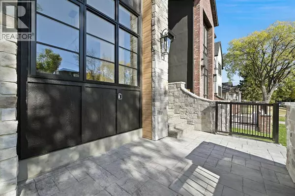 Calgary, AB T2M1J9,634 21 Avenue NW