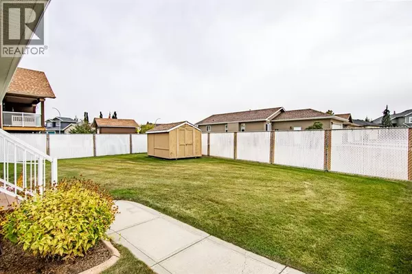 Red Deer, AB T4R5E2,8 Oswald Close