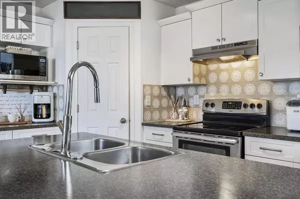 Calgary, AB T2Z3B6,3720 Douglas Ridge Way SE