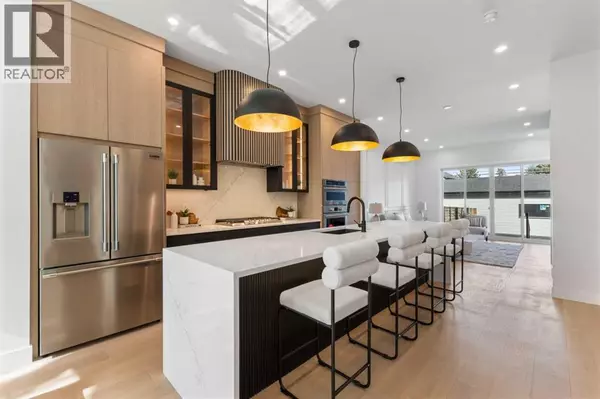 Calgary, AB T2M2A9,644 25 Avenue NW