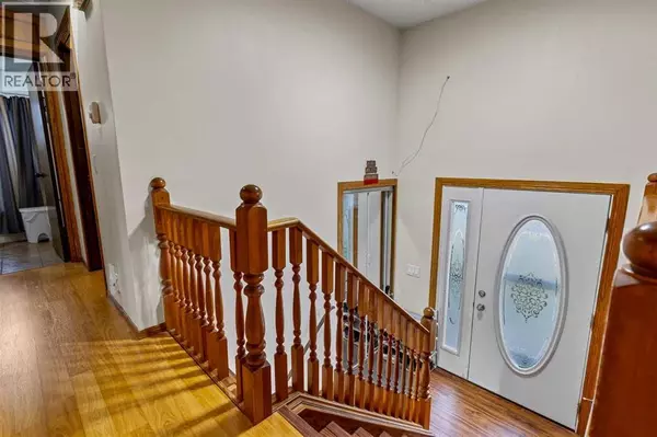 Calgary, AB T1Y2Y7,627 Whiteridge Road NE