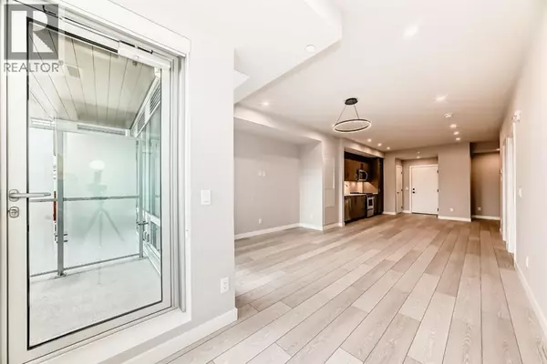 Calgary, AB T2N5G5,325, 110 18A Street NW