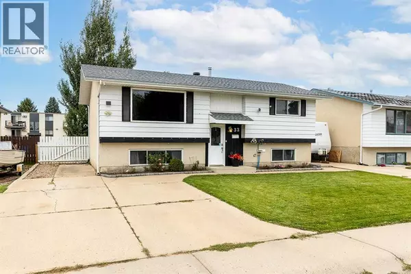 Medicine Hat, AB T1B1R7,32 Cocks Way SE
