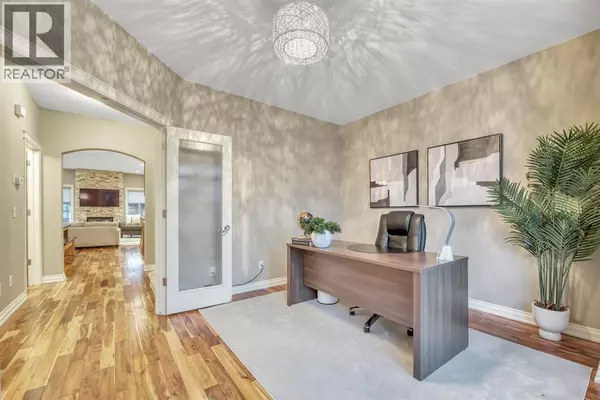 Calgary, AB T2M1H4,1813 20 Avenue NW