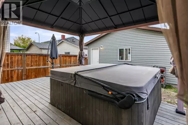 Calgary, AB T2Z0L2,160 Copperpond Rise SE