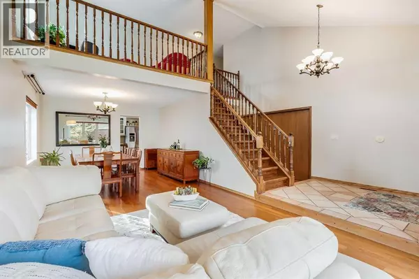 Calgary, AB T3G2W7,347 Hawkcliff Way NW