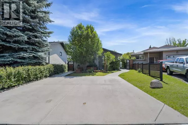 Calgary, AB T3G1R5,136 Ranchview Court NW