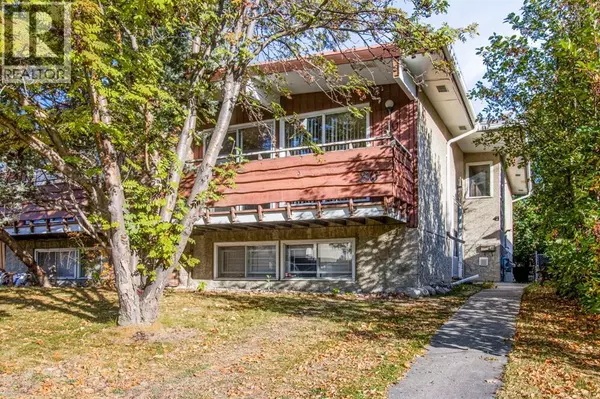 30 & 32 Dalton Bay NW, Calgary, AB T3A1H8