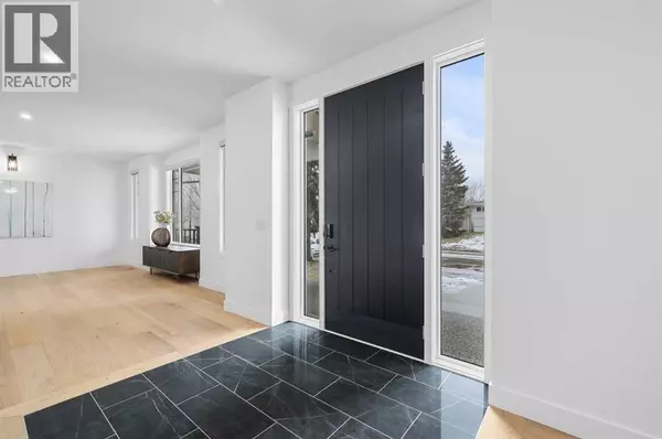 Calgary, AB T2V1W8,54 Malibou Road SW