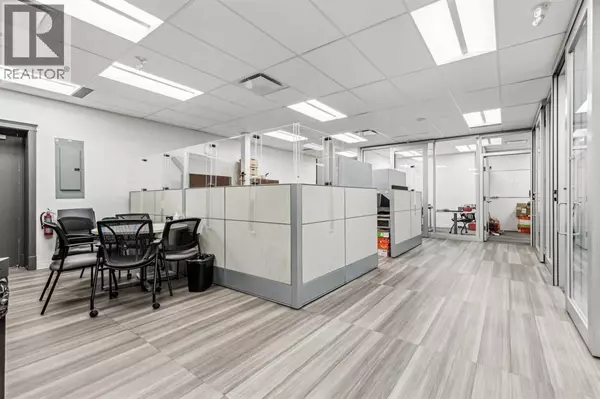 Calgary, AB T2H1K1,5799 3 Street SE